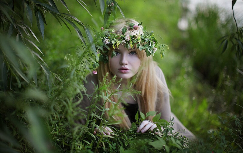 Woman in Floral Crown — Green