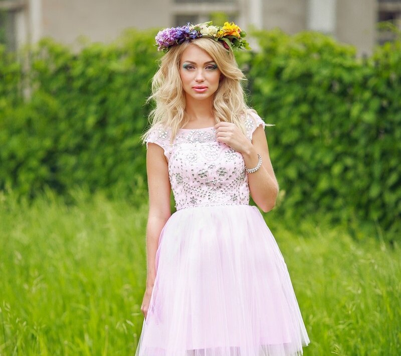 Woman in Floral Crown — Pink