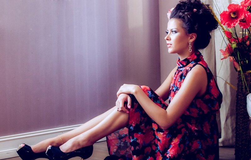 Woman in Floral Dress — Red, Calm