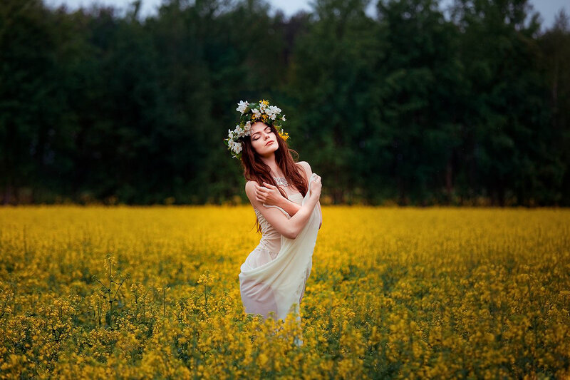 Woman in Flower Crown — Yellow