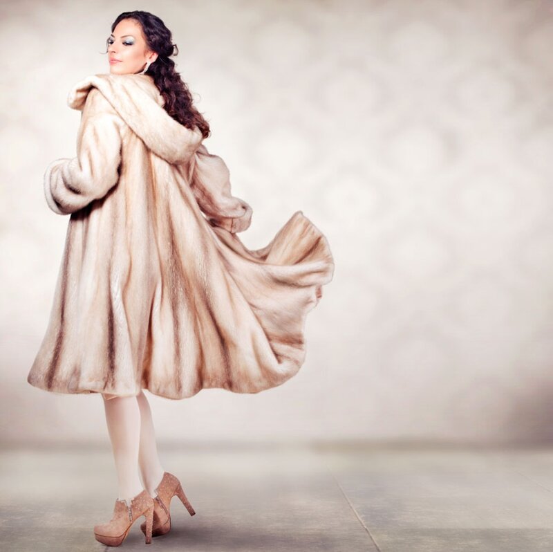 Woman in Fur Coat — Beige, Dramatic