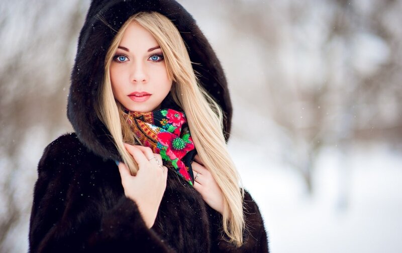 Woman in Fur Coat — Black, Cold