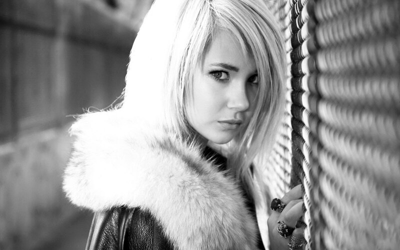 woman in fur coat portrait