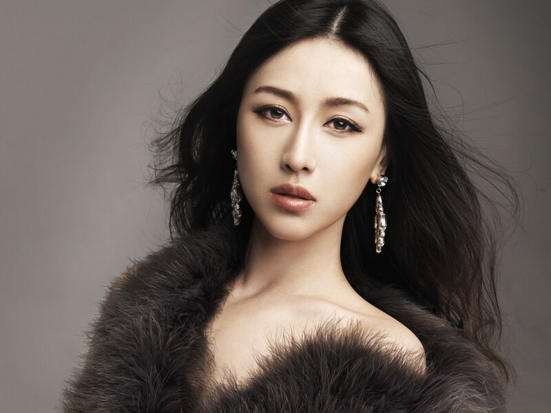 woman in fur coat portrait