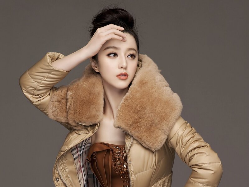 woman in fur-collared coat