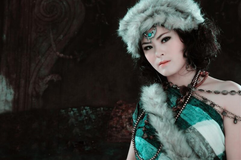 Woman in Fur Hat — Green, Dramatic