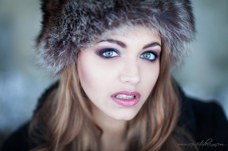 woman in fur hat portrait