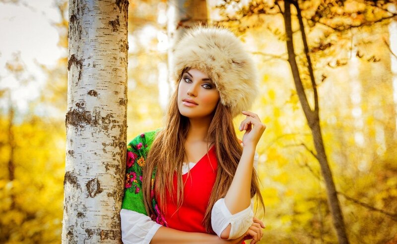 Woman in Fur Hat — Yellow