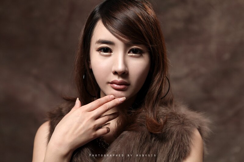 woman in fur vest portrait