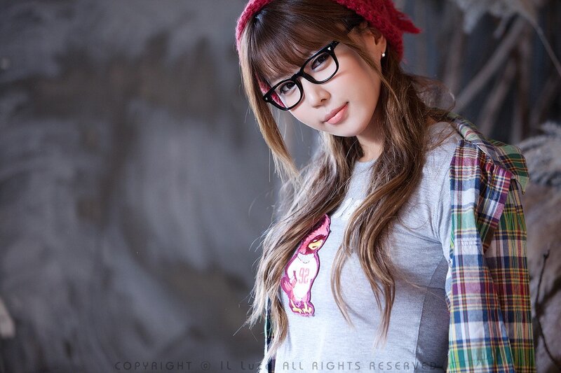 woman in glasses and beanie