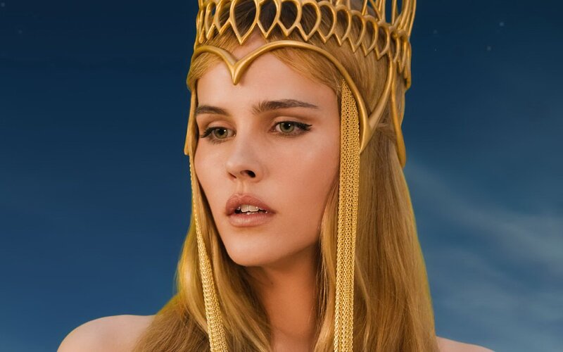 woman in golden crown
