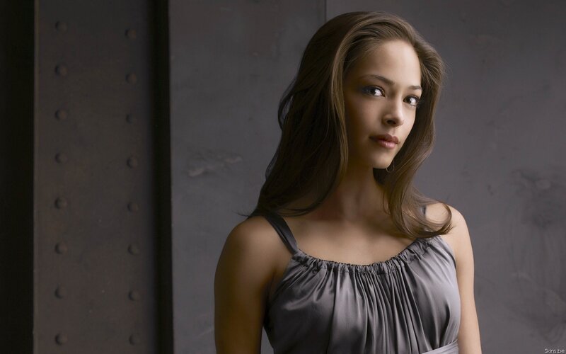 woman in gray dress