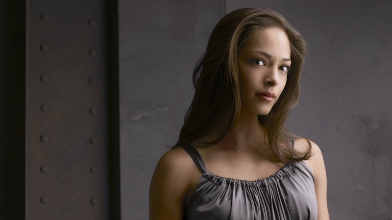 woman in gray dress