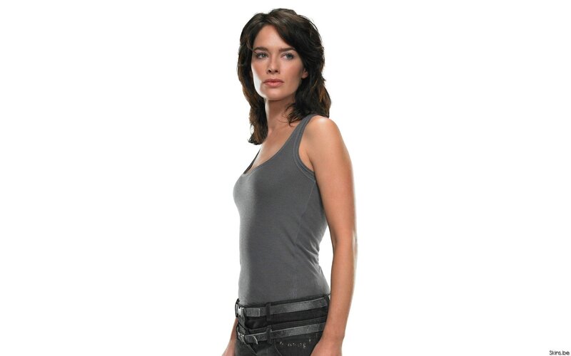 woman in gray tank top