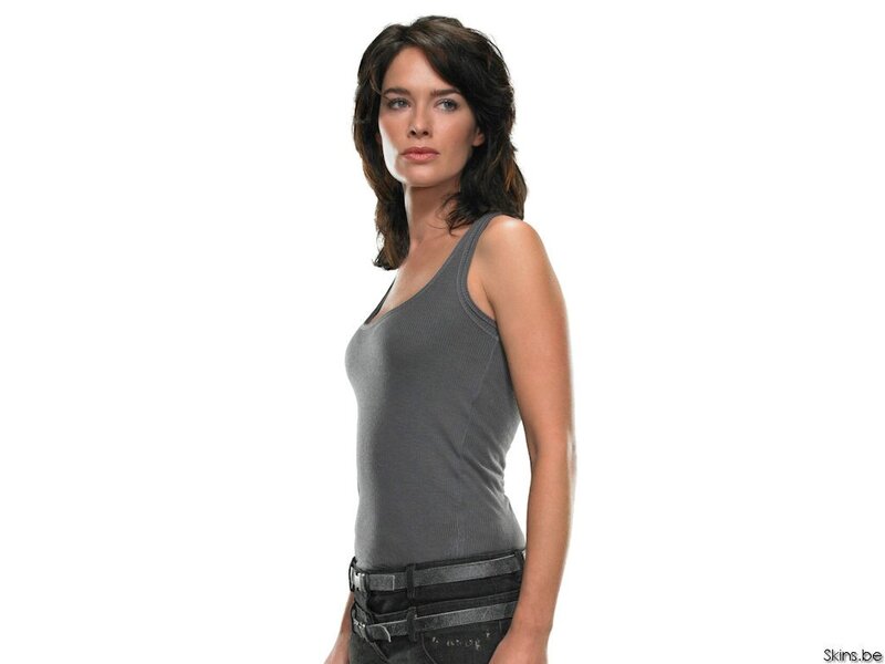 woman in gray tank top