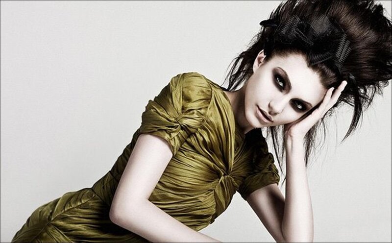 Woman in Green Dress — Dramatic, Photograph, Makeup