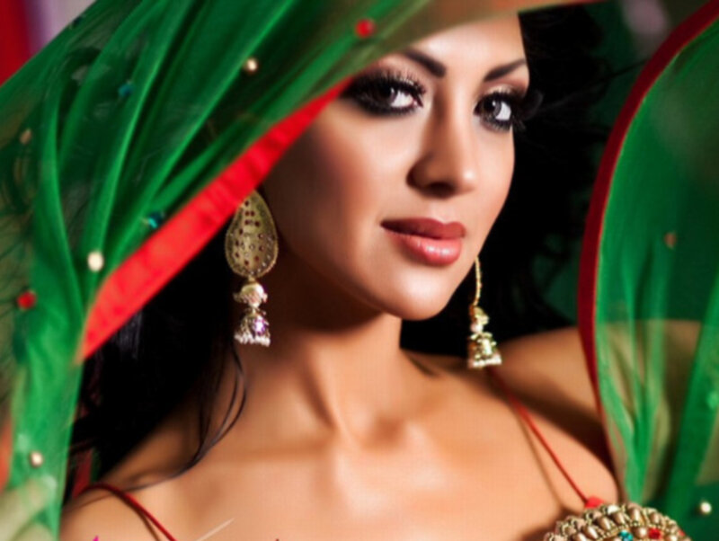 Woman in Green Veil