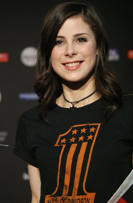 woman in harley-davidson t-shirt