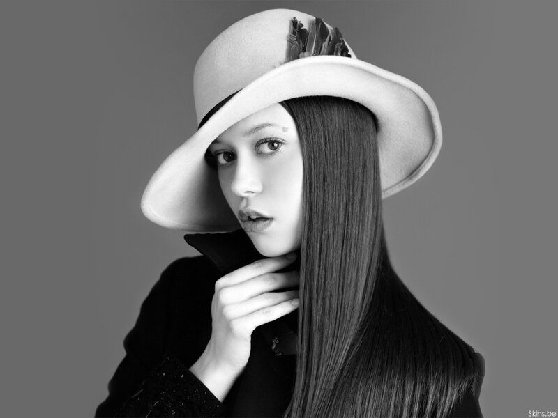 woman in hat portrait