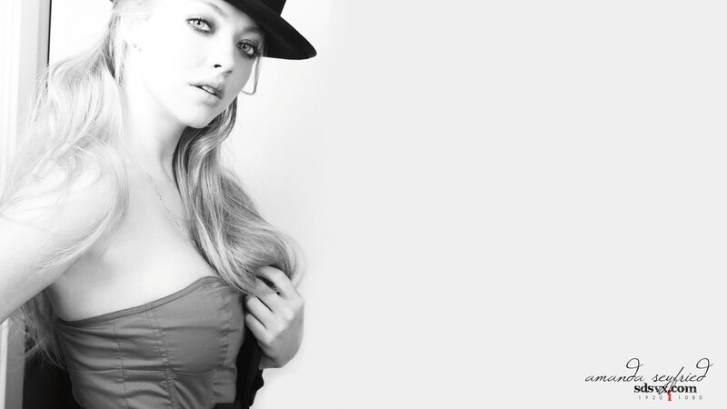 woman in hat portrait