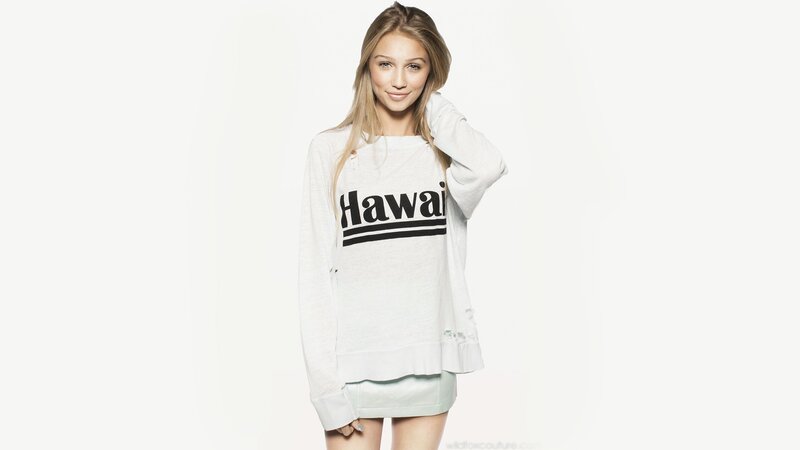 woman in hawaii sweatshirt