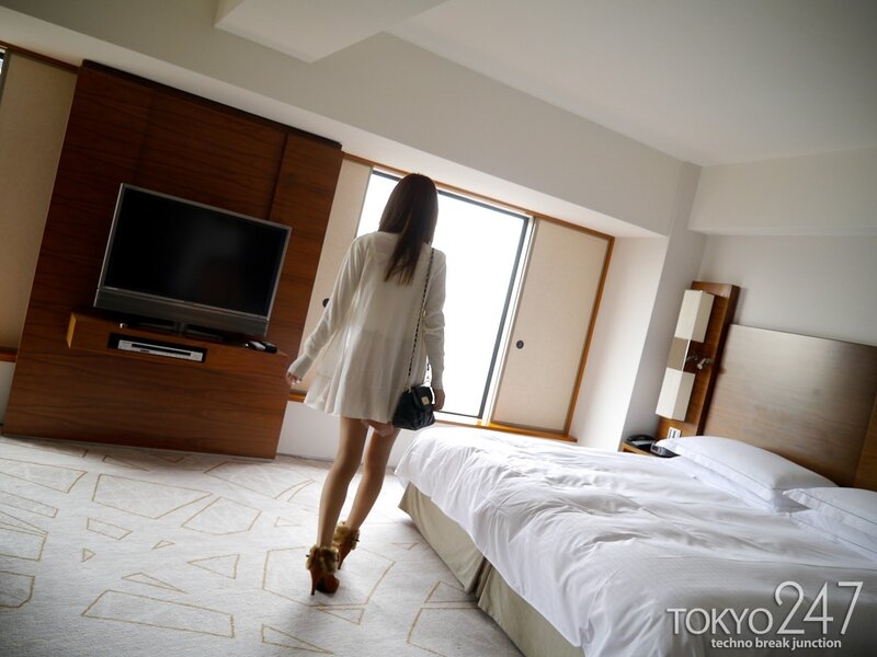 woman in hotel room