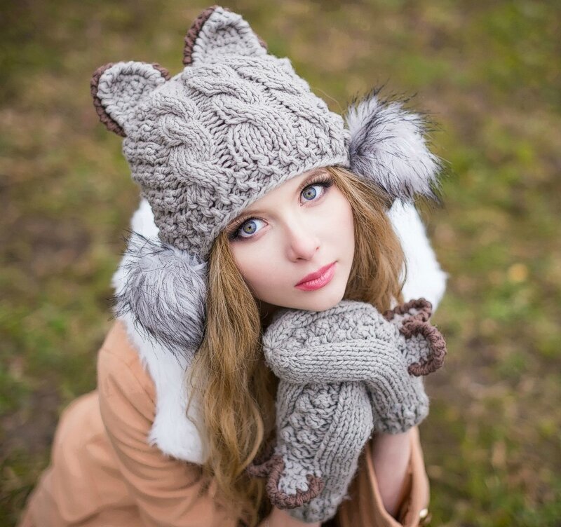 Woman in Knitted Hat — Gray