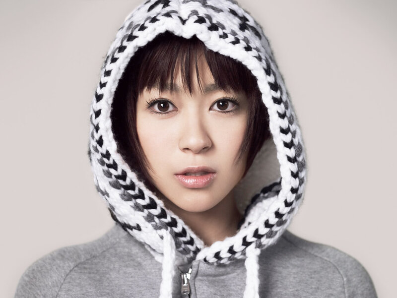 woman in knitted hood