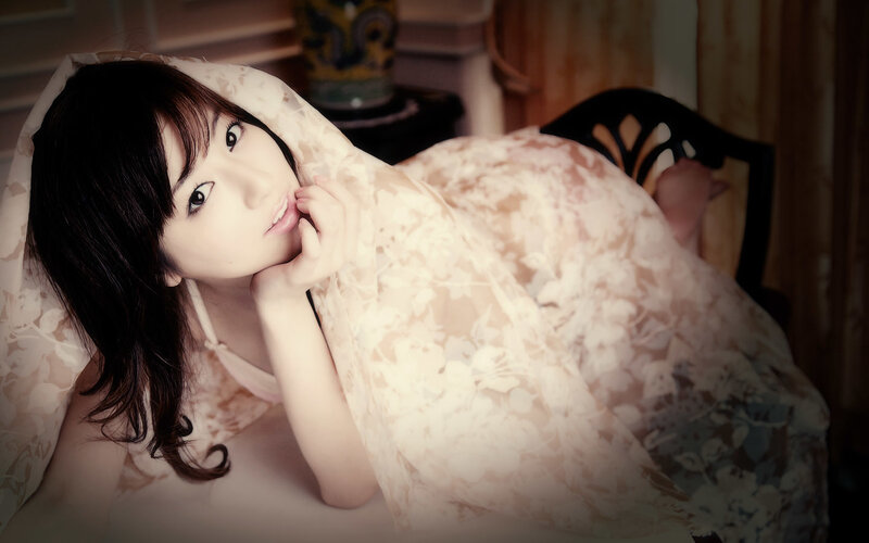 woman in lace blanket