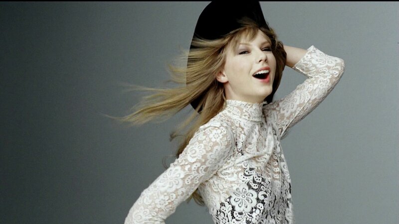 Woman in Lace Dress — White, Dynamic