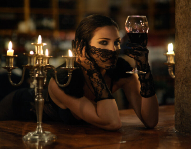 Woman in Lace Mask — Black
