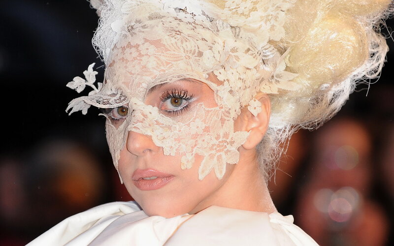 woman in lace mask