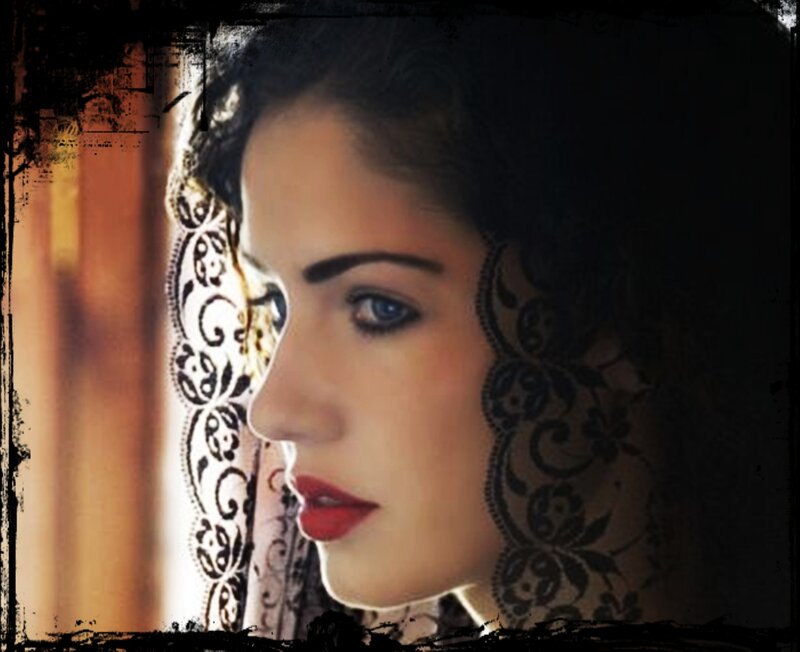 Woman in Lace Veil — Black