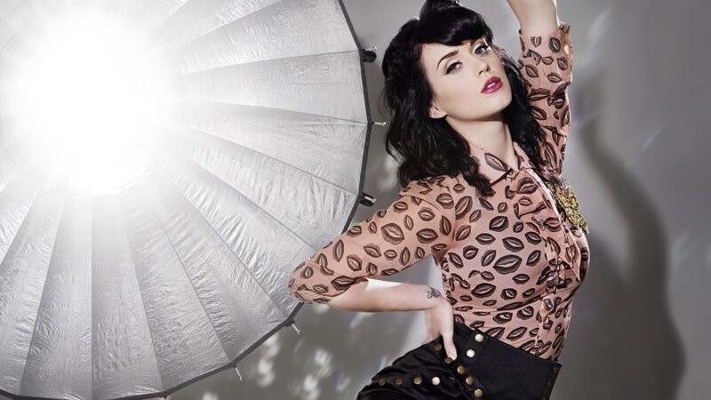 Woman in Leaf-patterned Shirt