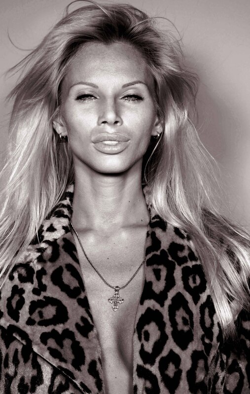 woman in leopard coat
