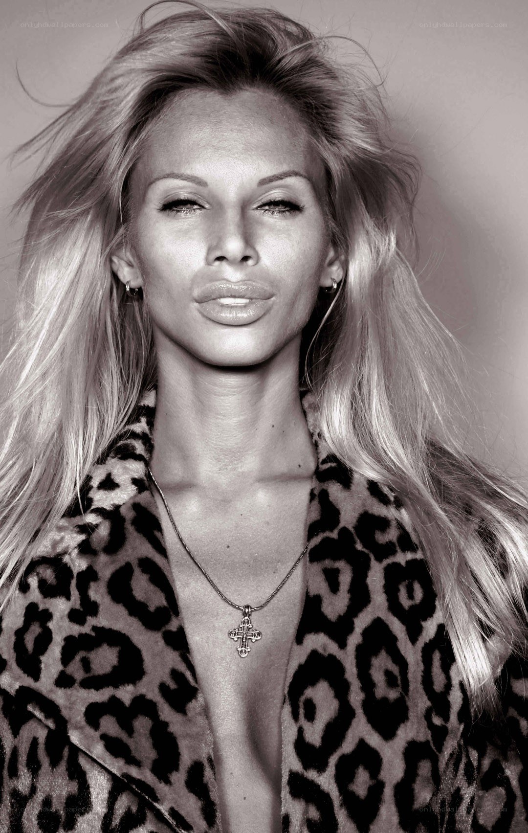 woman in leopard coat