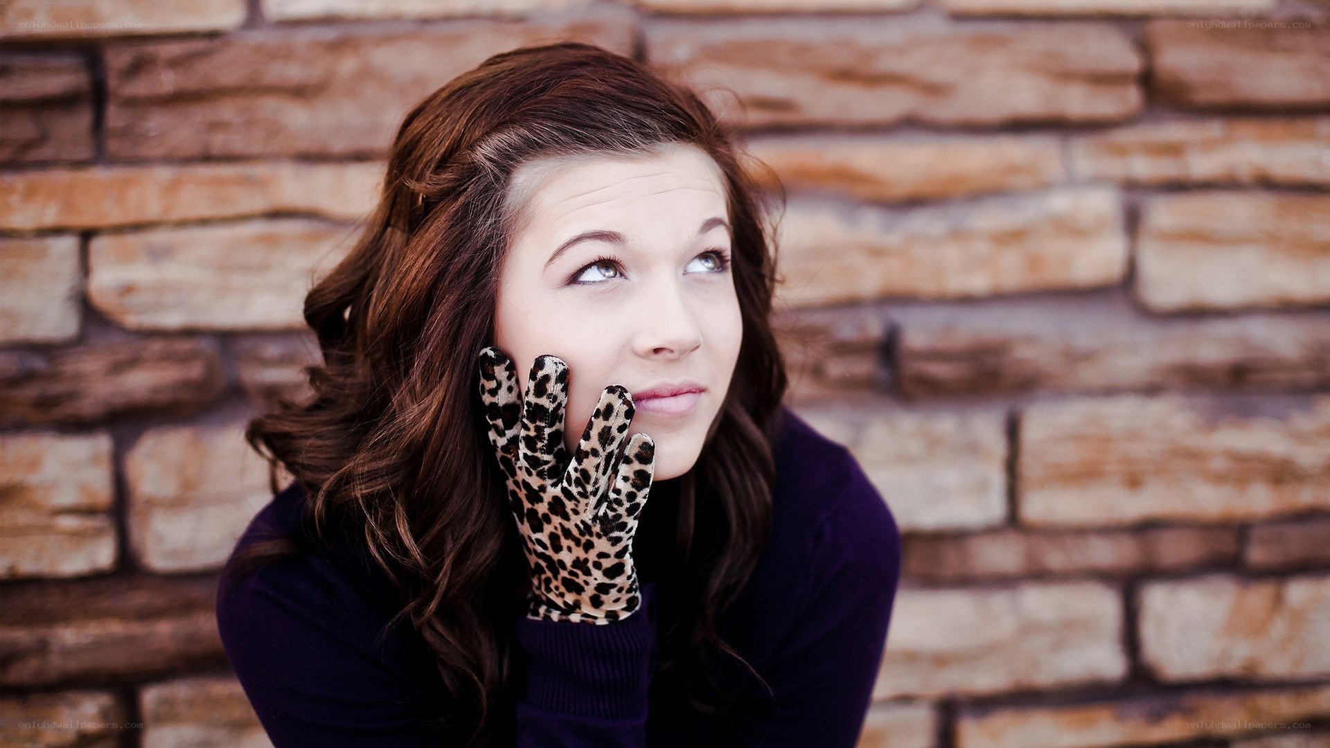 woman in leopard gloves
