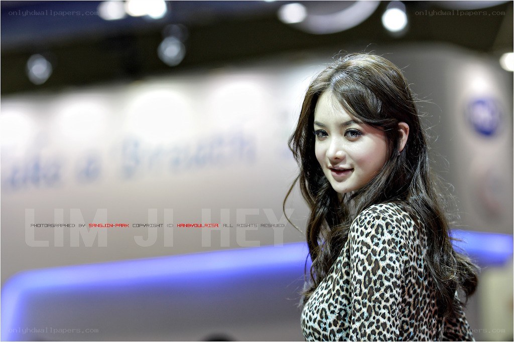woman in leopard print at event