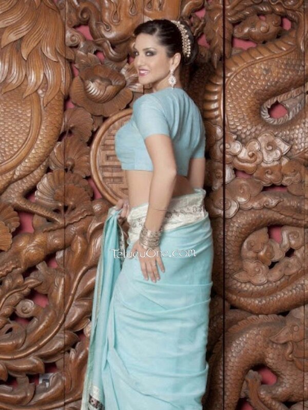 woman in light blue saree