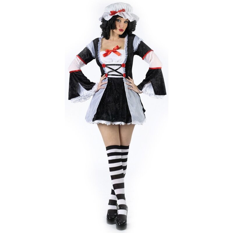 woman in maid costume