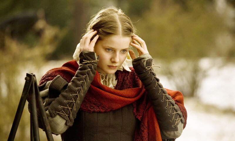 woman in medieval clothing