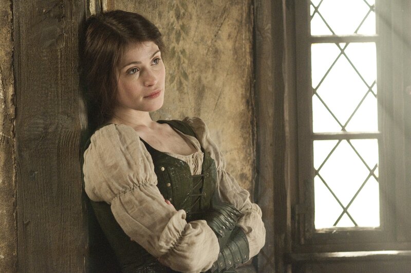 woman in medieval dress