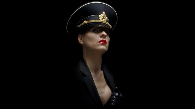 woman in military uniform