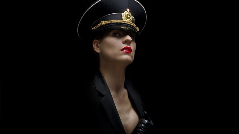 woman in military uniform