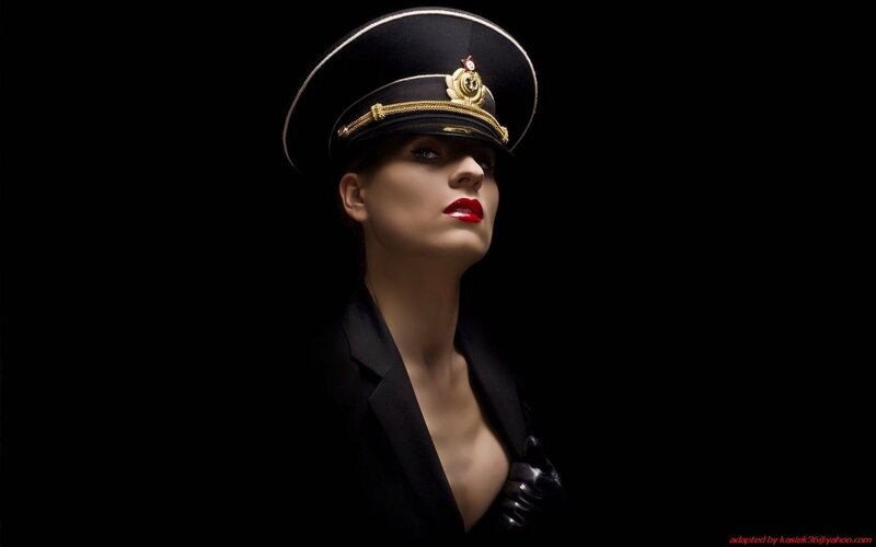 woman in military uniform