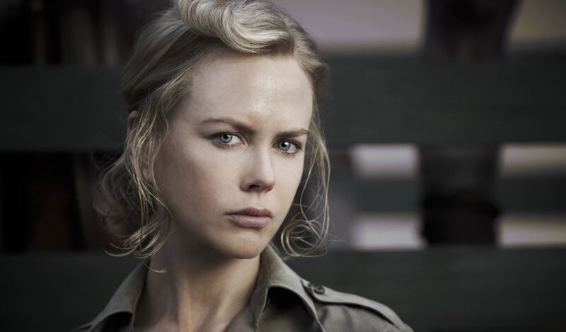 woman in military uniform