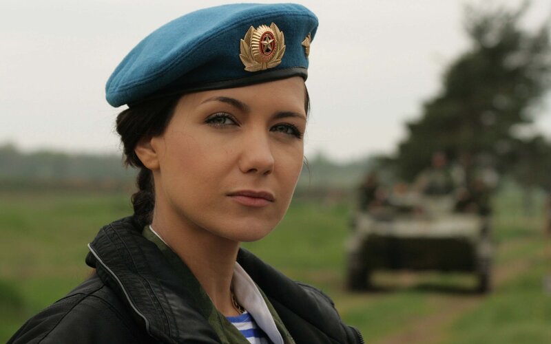 woman in military uniform