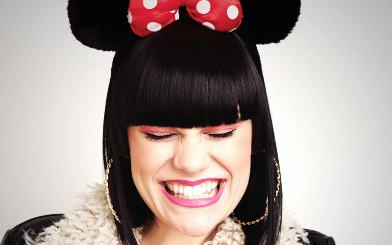 woman in minnie mouse ears