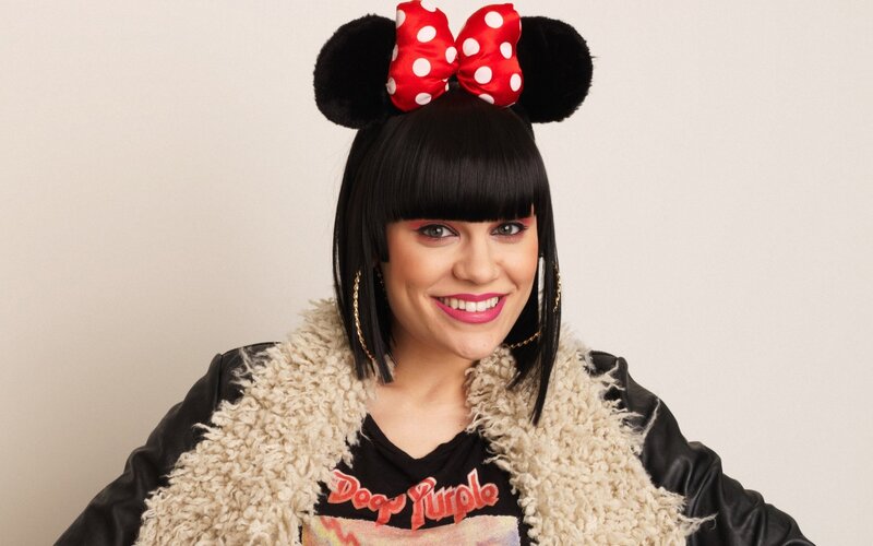 woman in minnie mouse ears