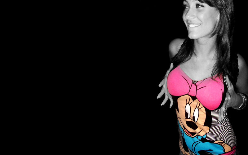 woman in minnie mouse shirt